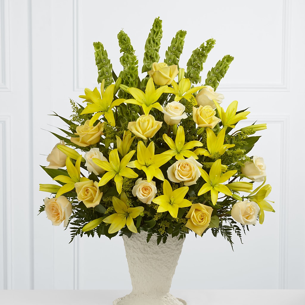 Golden Memories Arrangement – United Market Street, Lubbock TX
