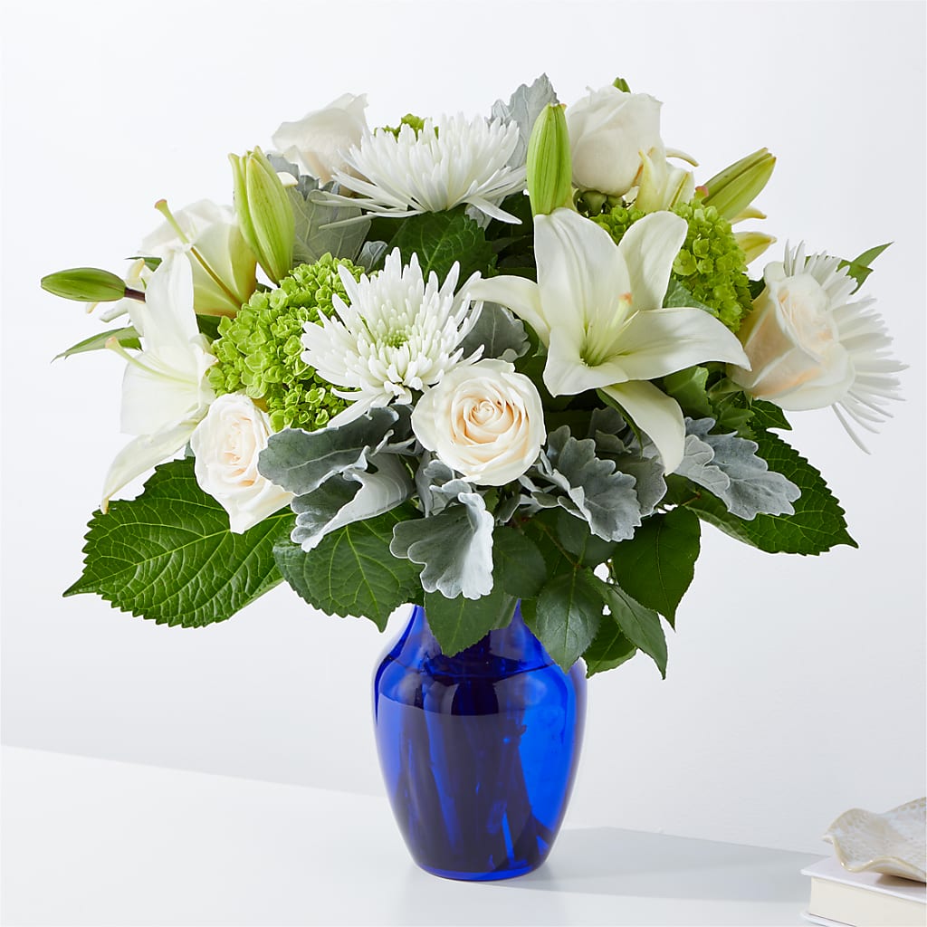 Snowy Dreams Bouquet – United Market Street, Lubbock TX