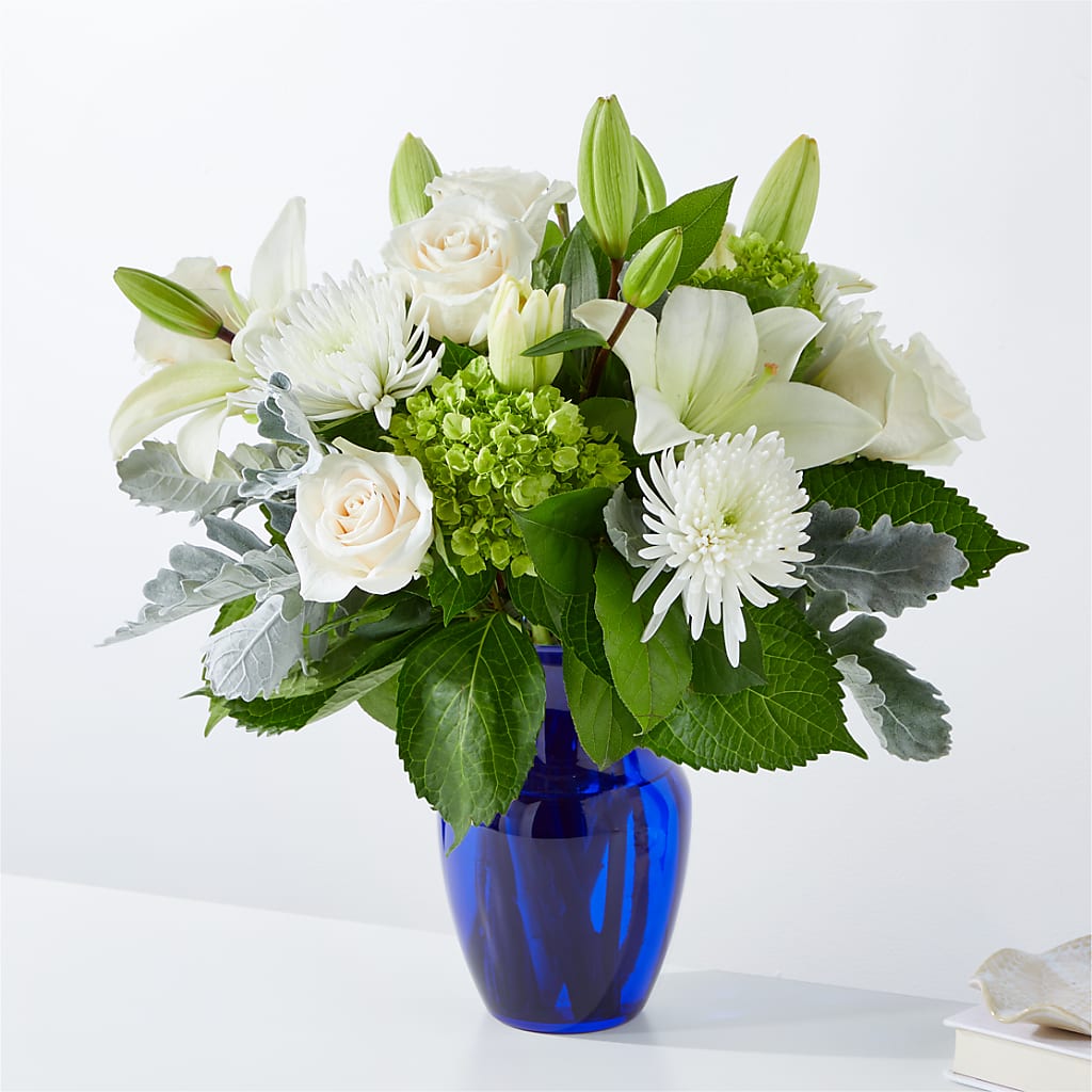 Snowy Dreams Bouquet – United Market Street, Lubbock TX